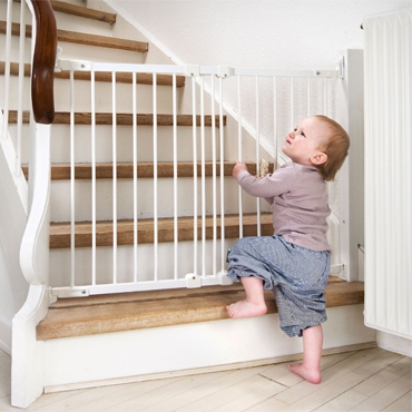 Как организовать безопасность детей дома?